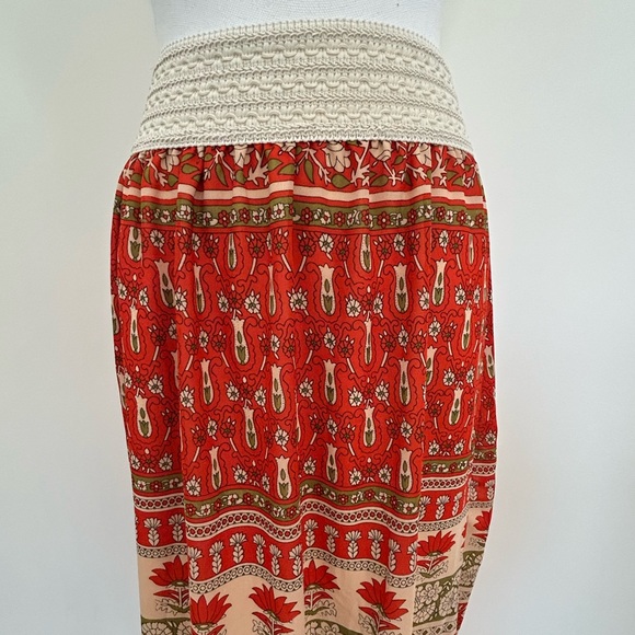 Floral Maxi Peasant Skirt with Print Size: Medium - Picture 11 of 13